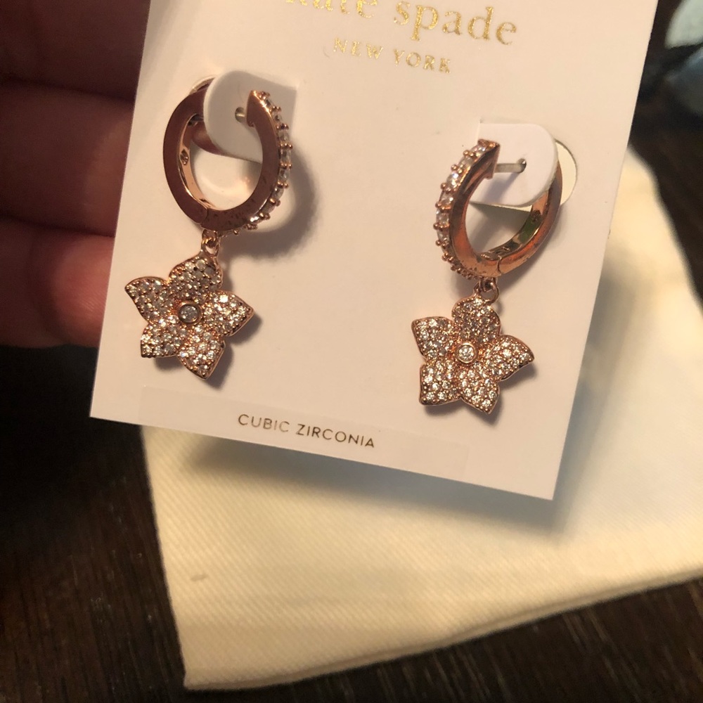 KATE SPADE ROSE GOLD FLOWER EARRING - Picture 4 of 4